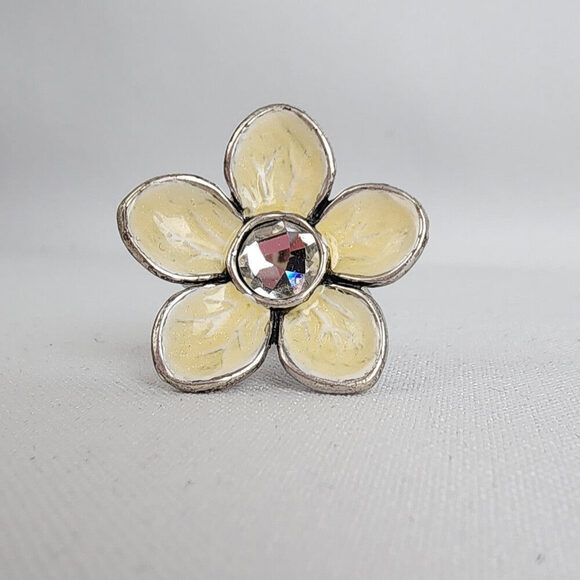 A&C Cream Silver Flower Adjustable Ring - Picture 2 of 7
